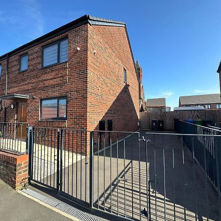 House In Manchester Exterior photo